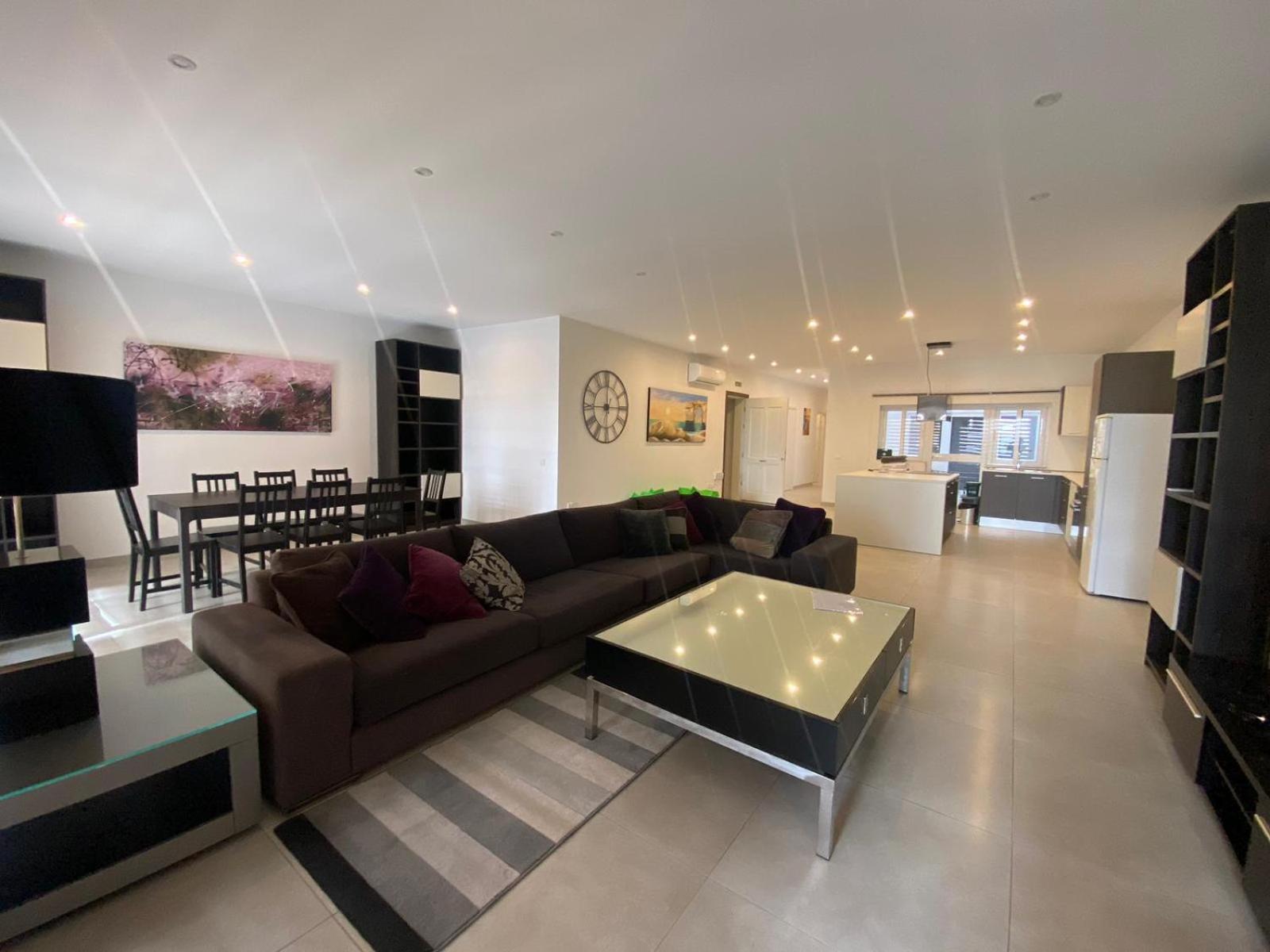 Apartment Partial Seaview 4 Bedroom Apt Sliema